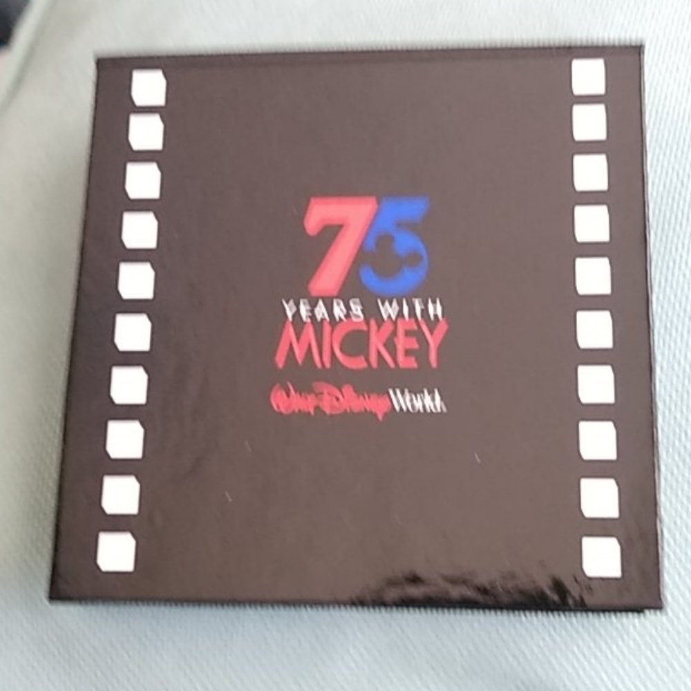COPY - DISNEY 75 YEARS WITH MICKEY PIN SET - Picture 6 of 8